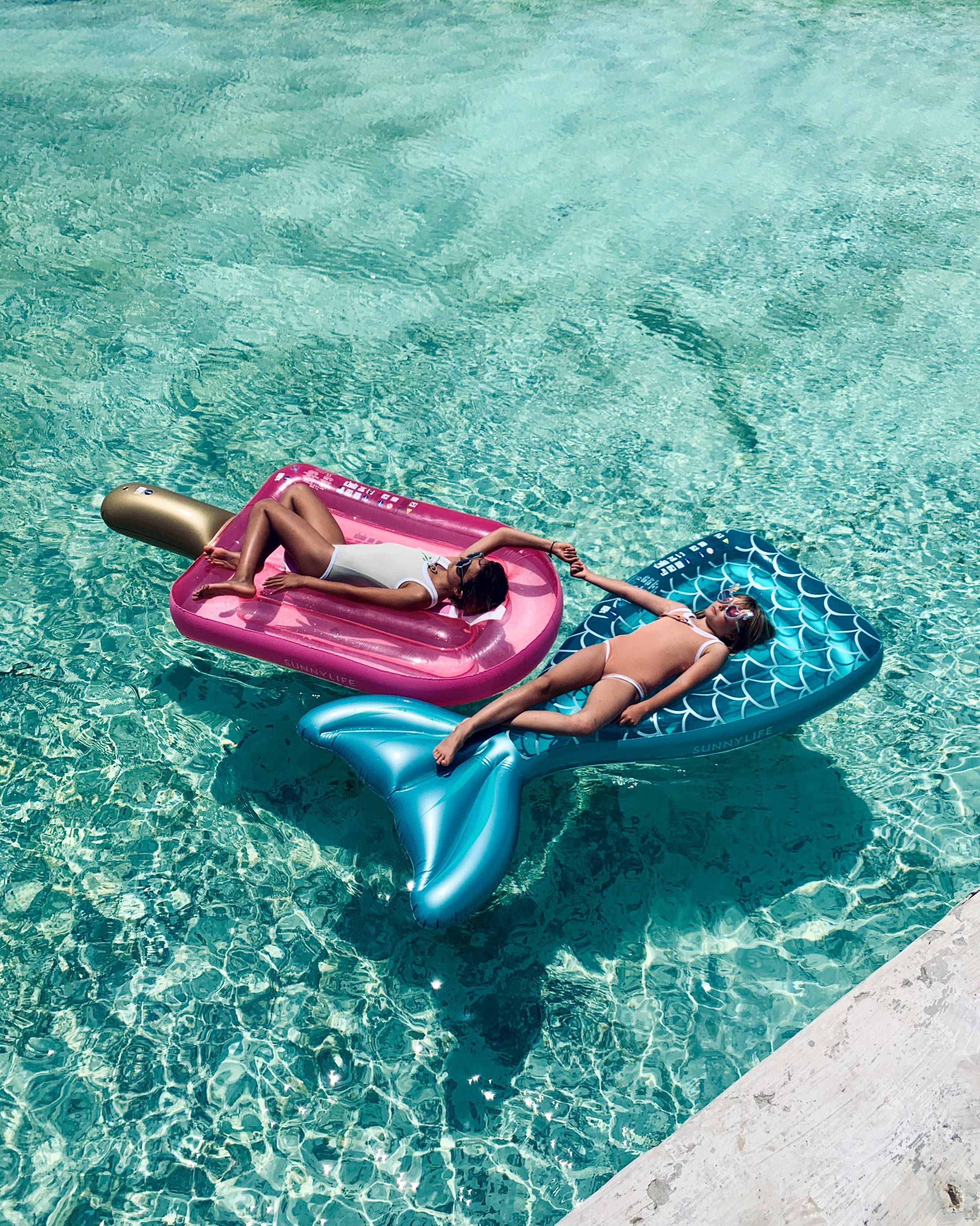 Float into summer - SUNNYLiFE US