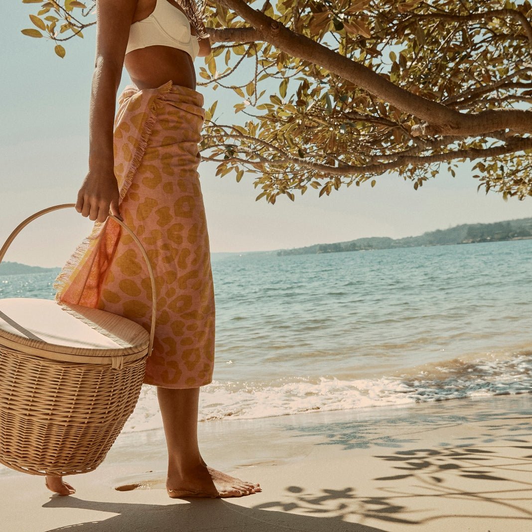 HOT & STEAMY SUMMER DATE IDEAS - SUNNYLiFE US