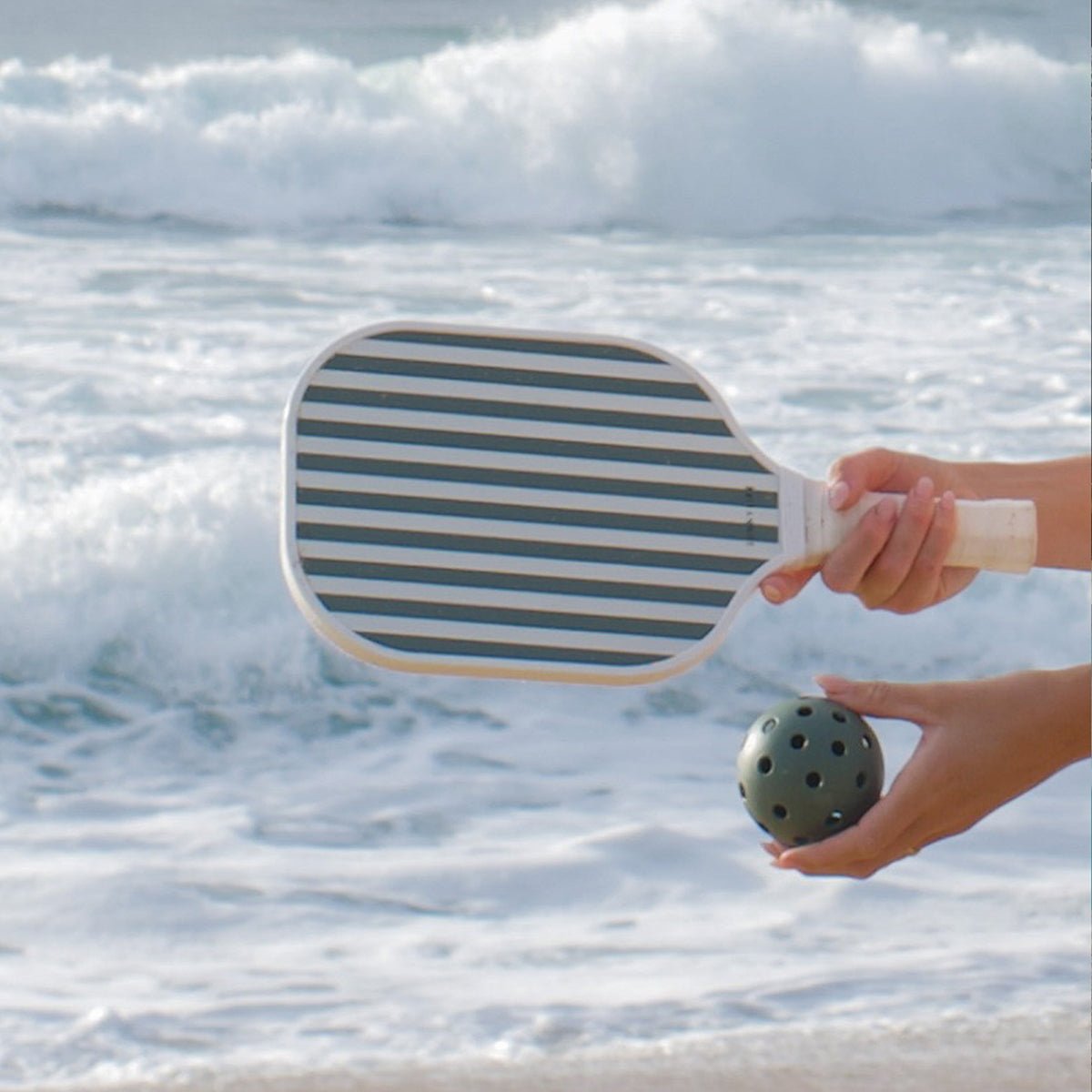 How To Play Pickle Ball | Your Ultimate Guide - SUNNYLiFE US