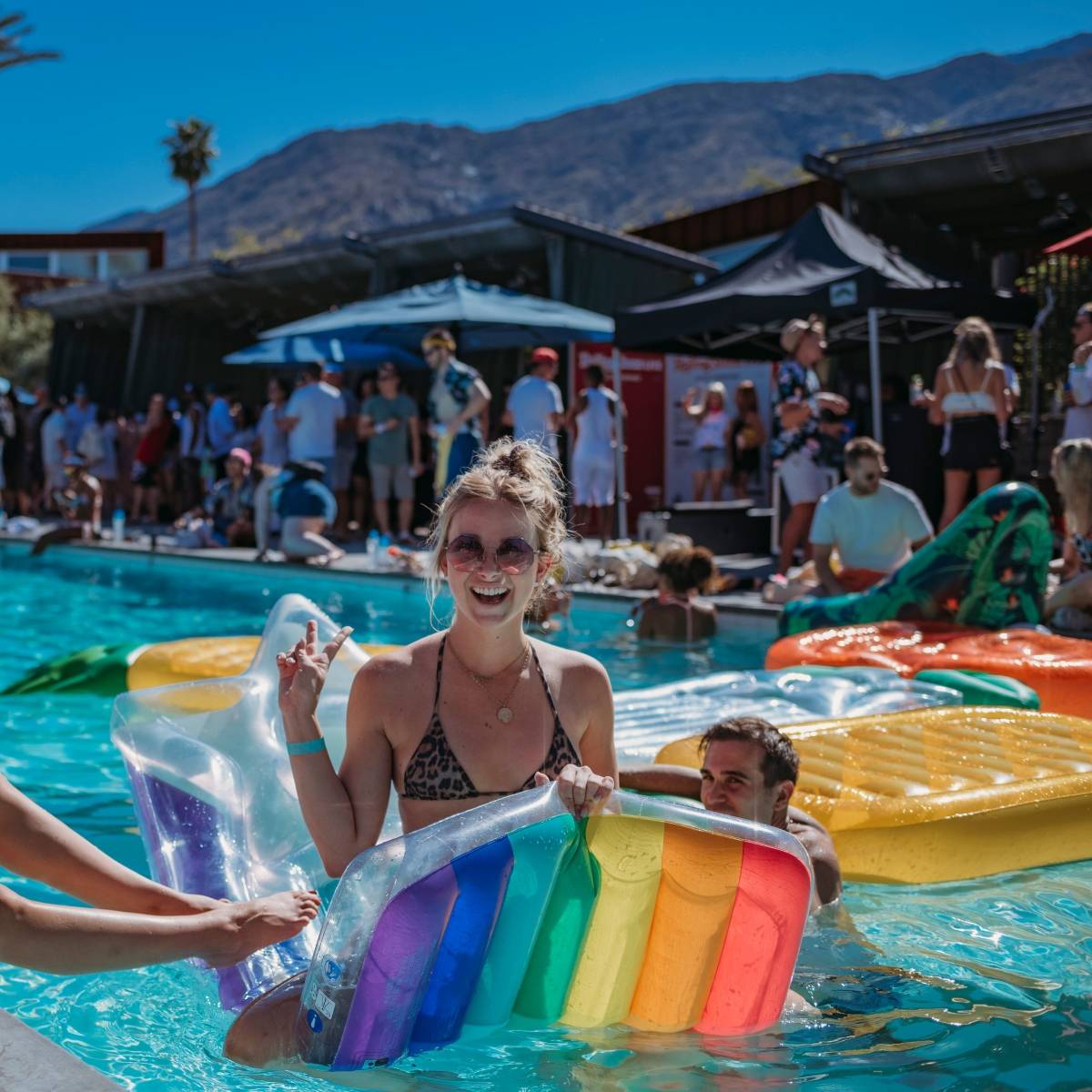 Rolling Stone X Lucky Brand: Party In Palm Springs - SUNNYLiFE US