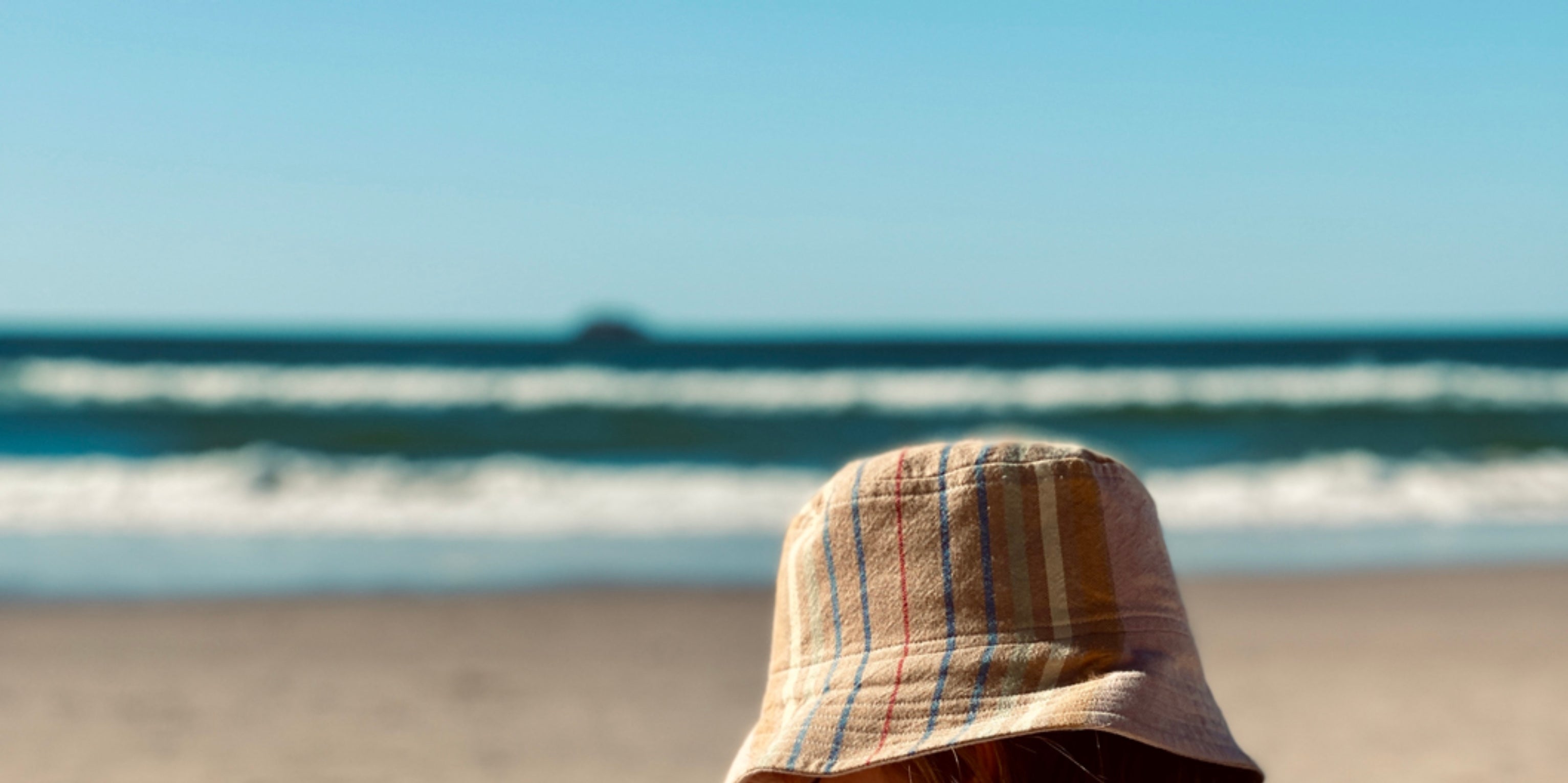 THE BEACH CHAIR GUIDE - SUNNYLiFE US