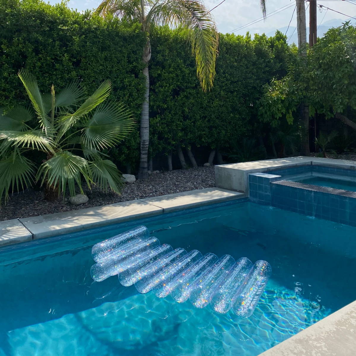 THE SUNNYLIFE GIFT GUIDE - SUNNYLiFE US