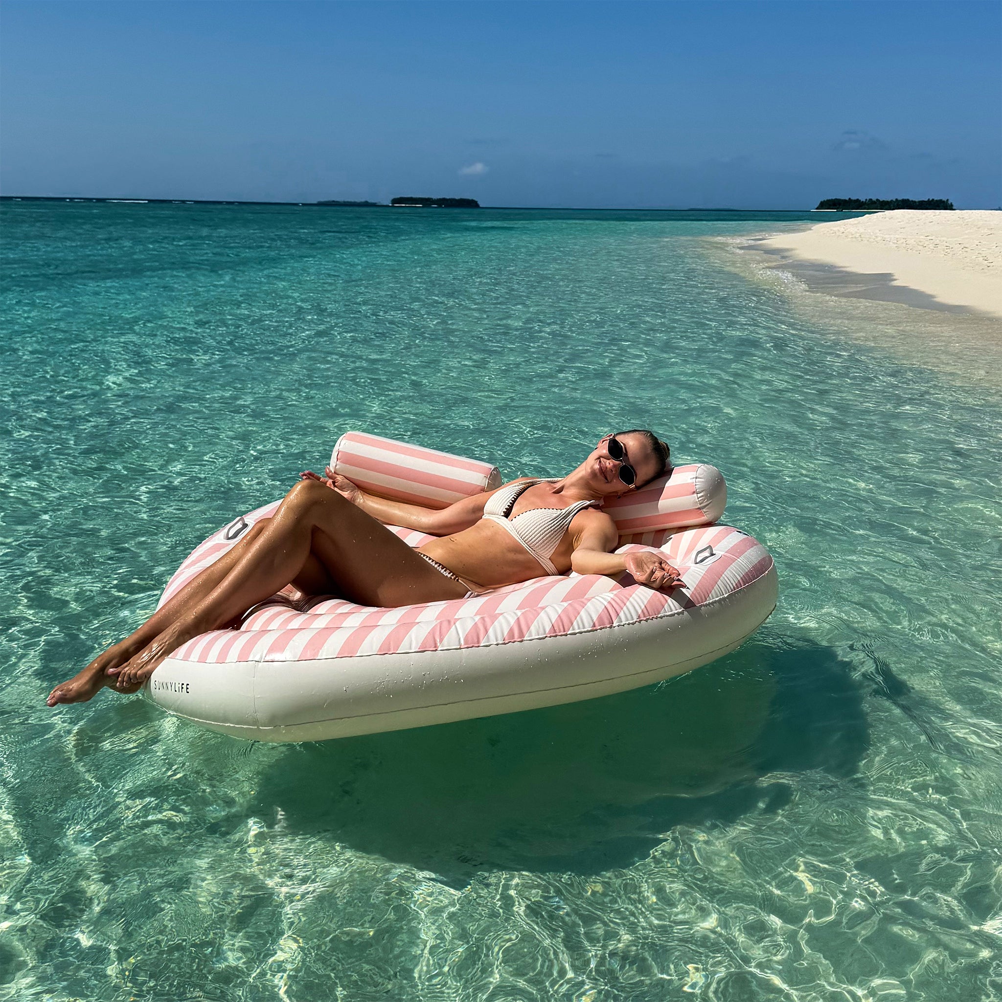 Twin Heart Lie-On Float - Stole My Heart Pink