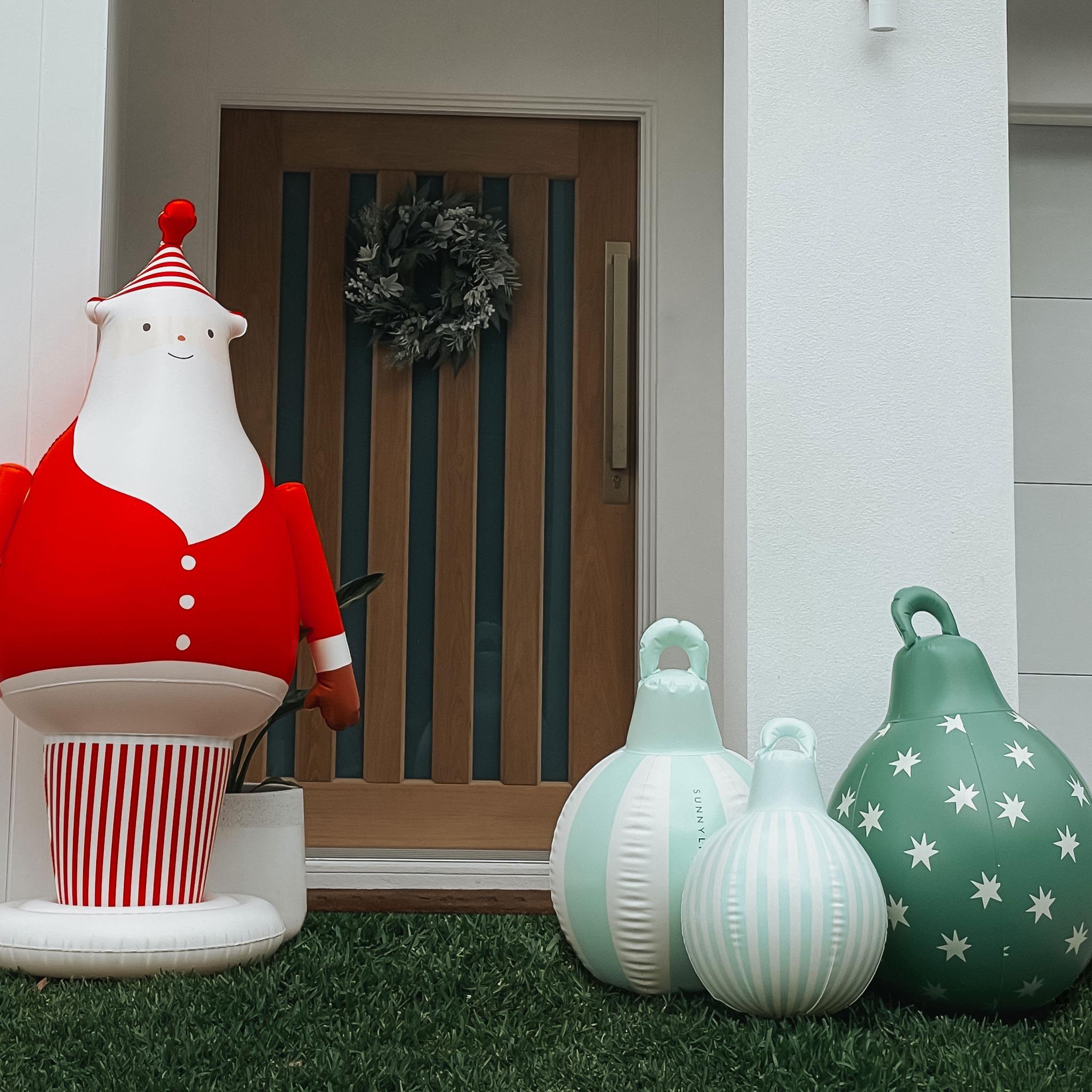 Light Up Christmas Baubles Green Set of 3