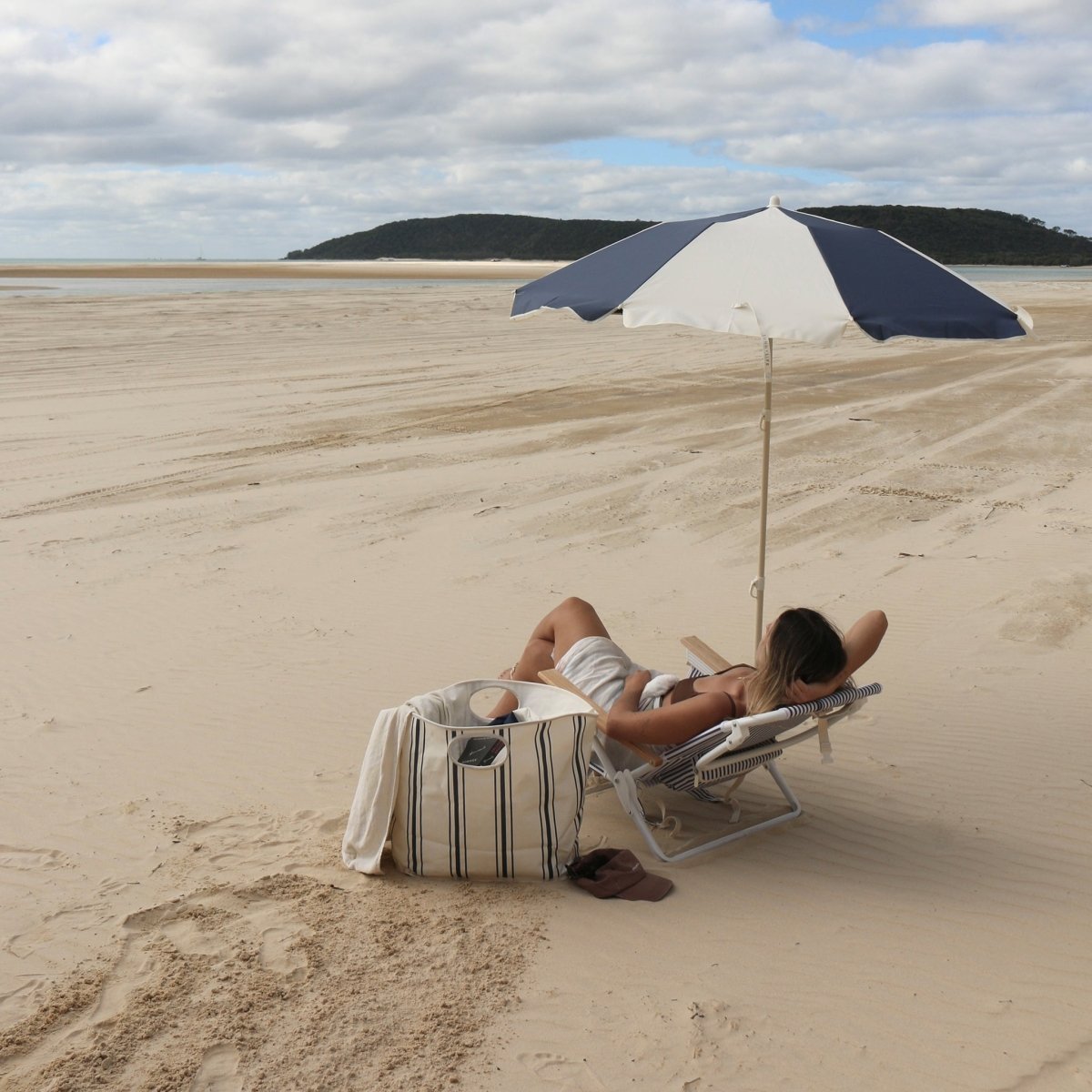 Compact Beach Umbrella - Marine - SUNNYLiFE US
