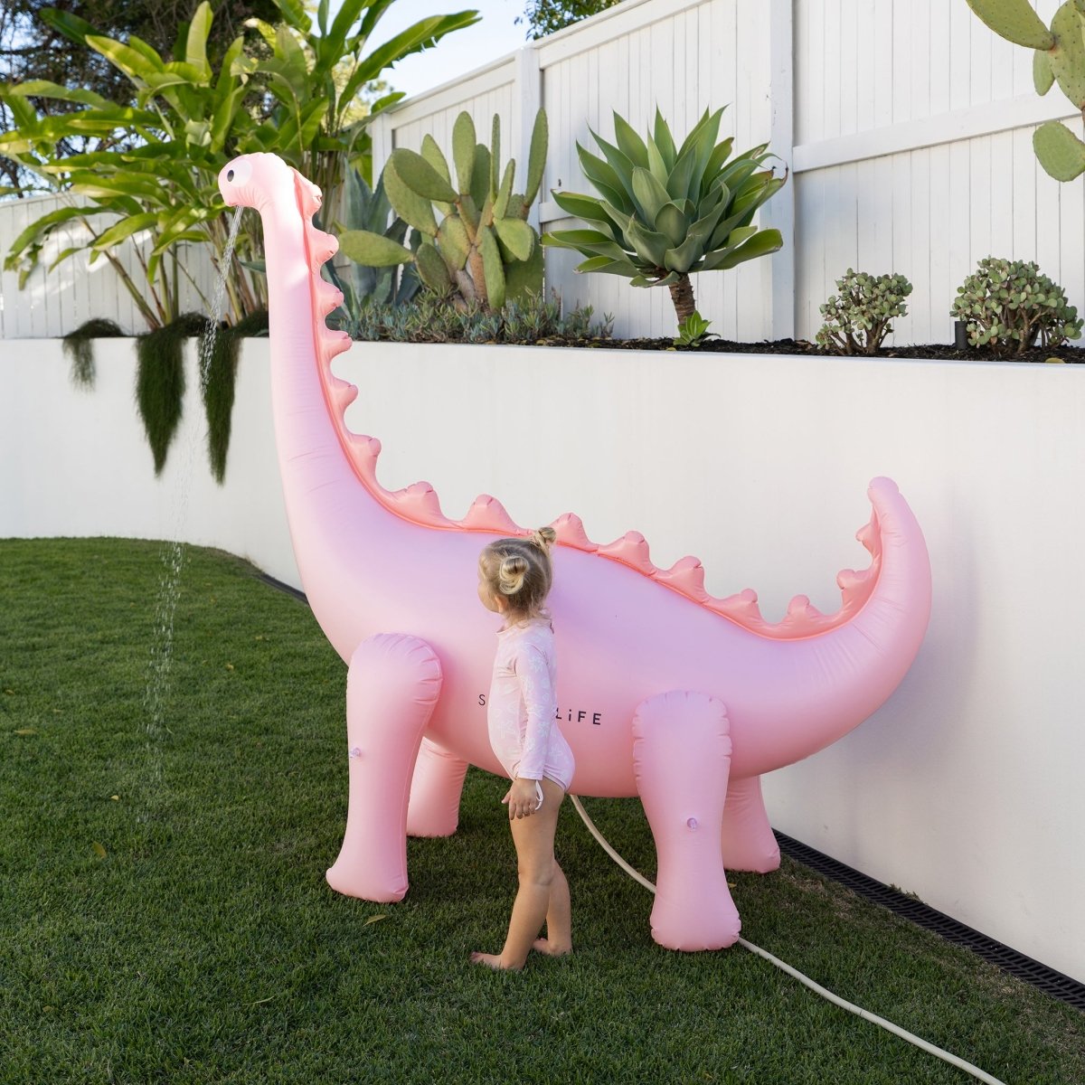 Dino Giant Sprinkler - Pink - SUNNYLiFE US