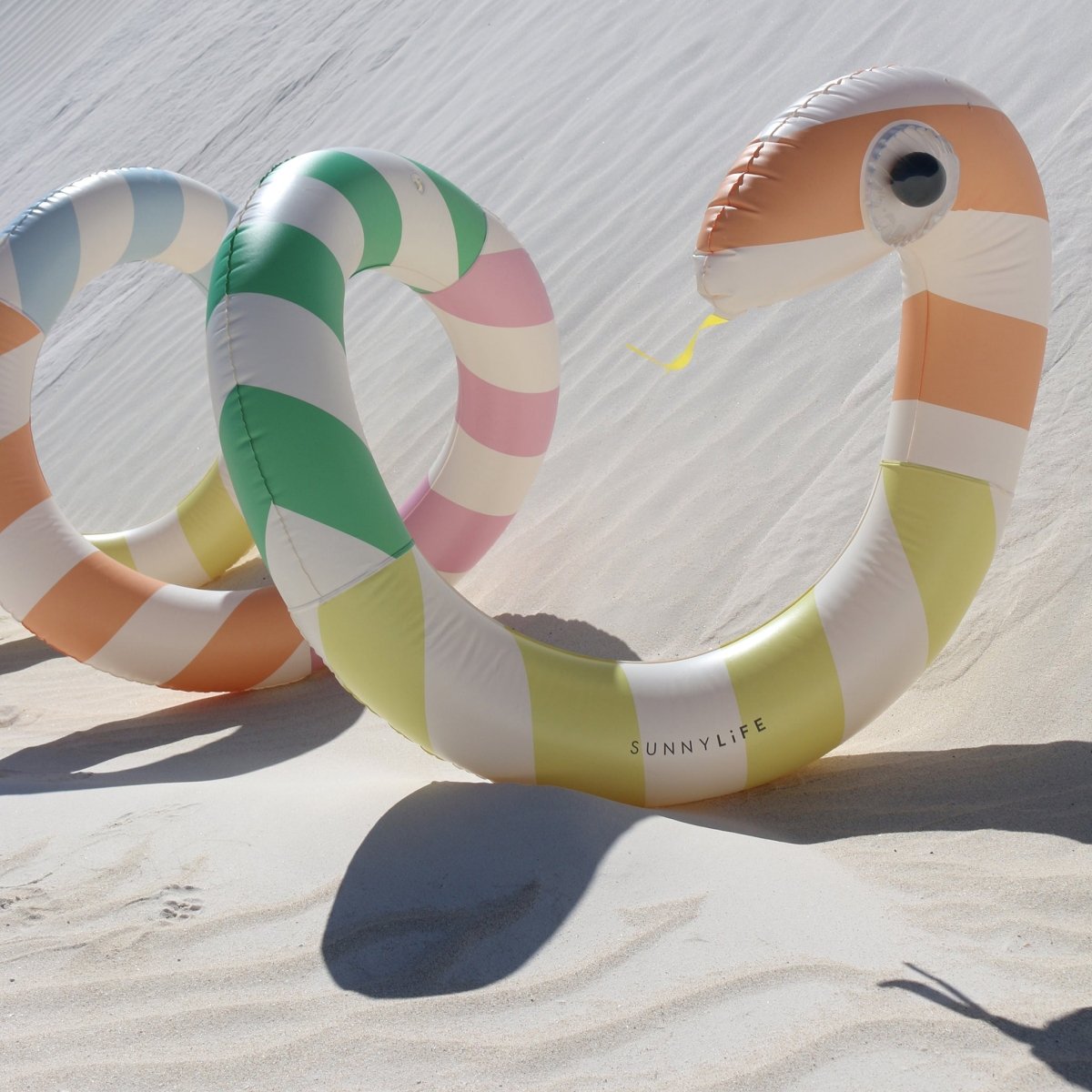 Giant Inflatable Noodle - Poolside - SUNNYLiFE US