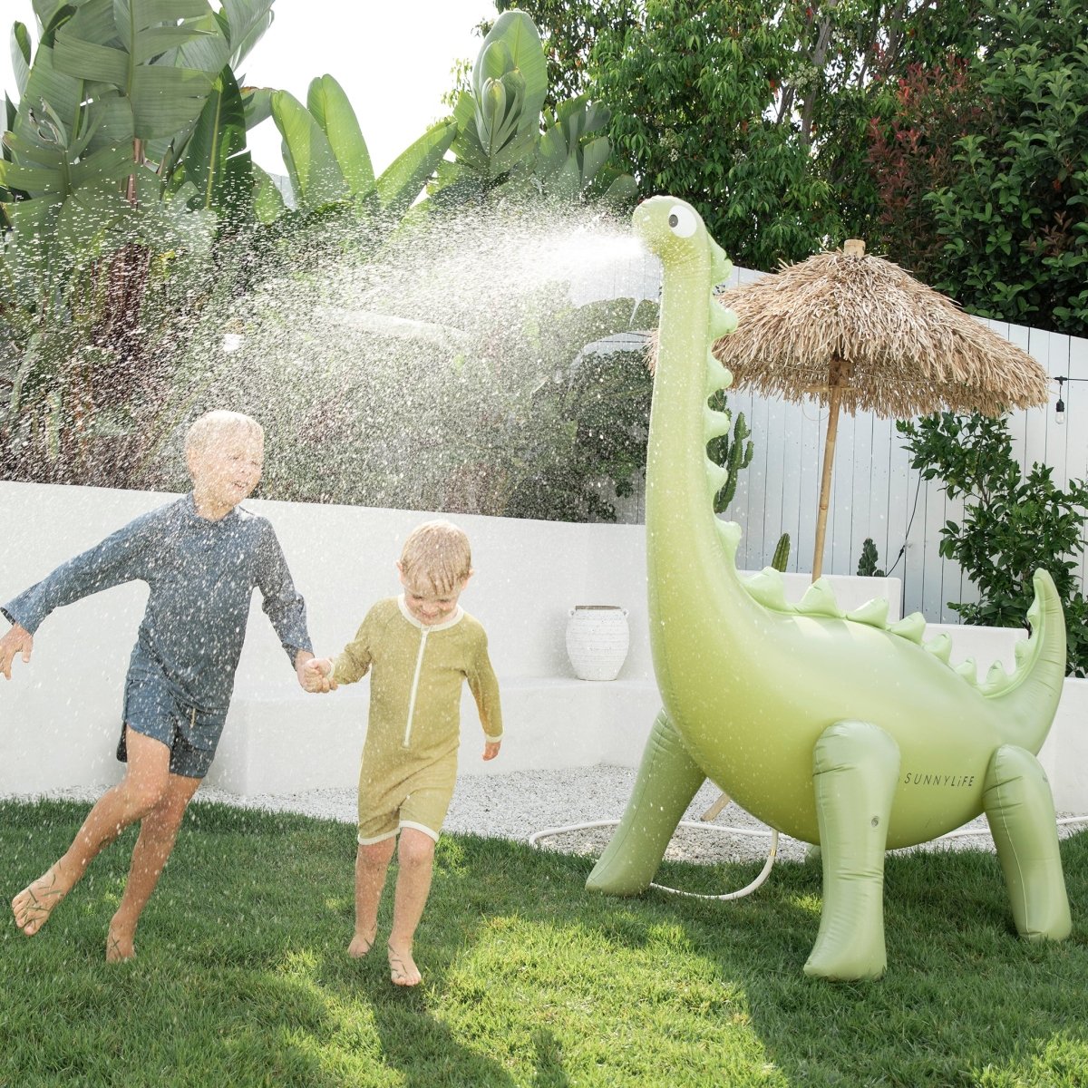 Inflatable Giant Sprinkler - Green - SUNNYLiFE US