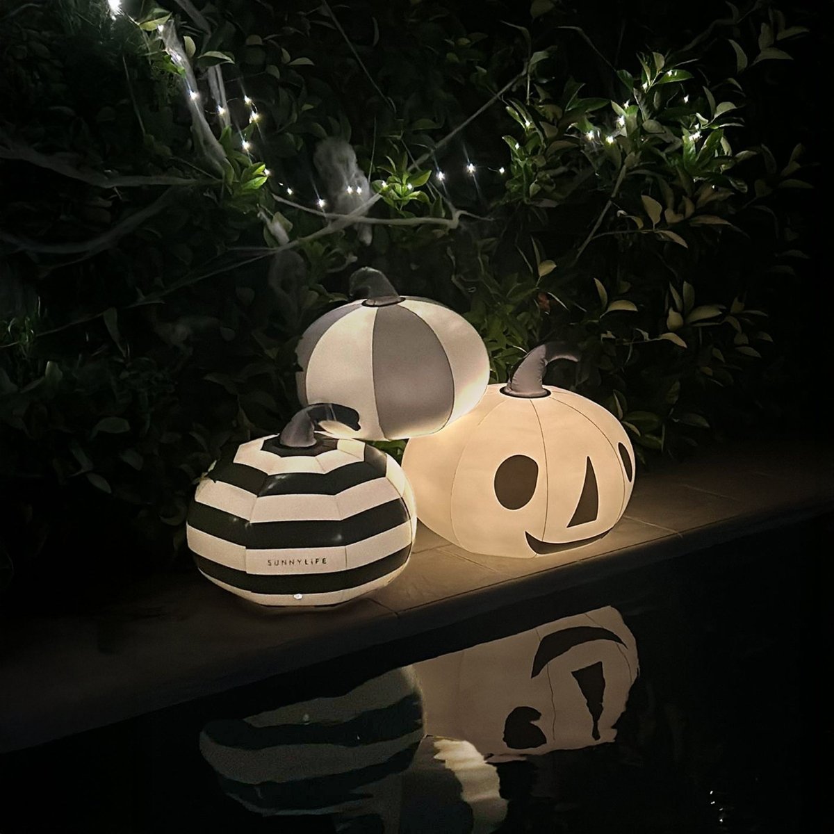 Light Up Black & White Inflatable Halloween Pumpkins Set of 3 - SUNNYLiFE US