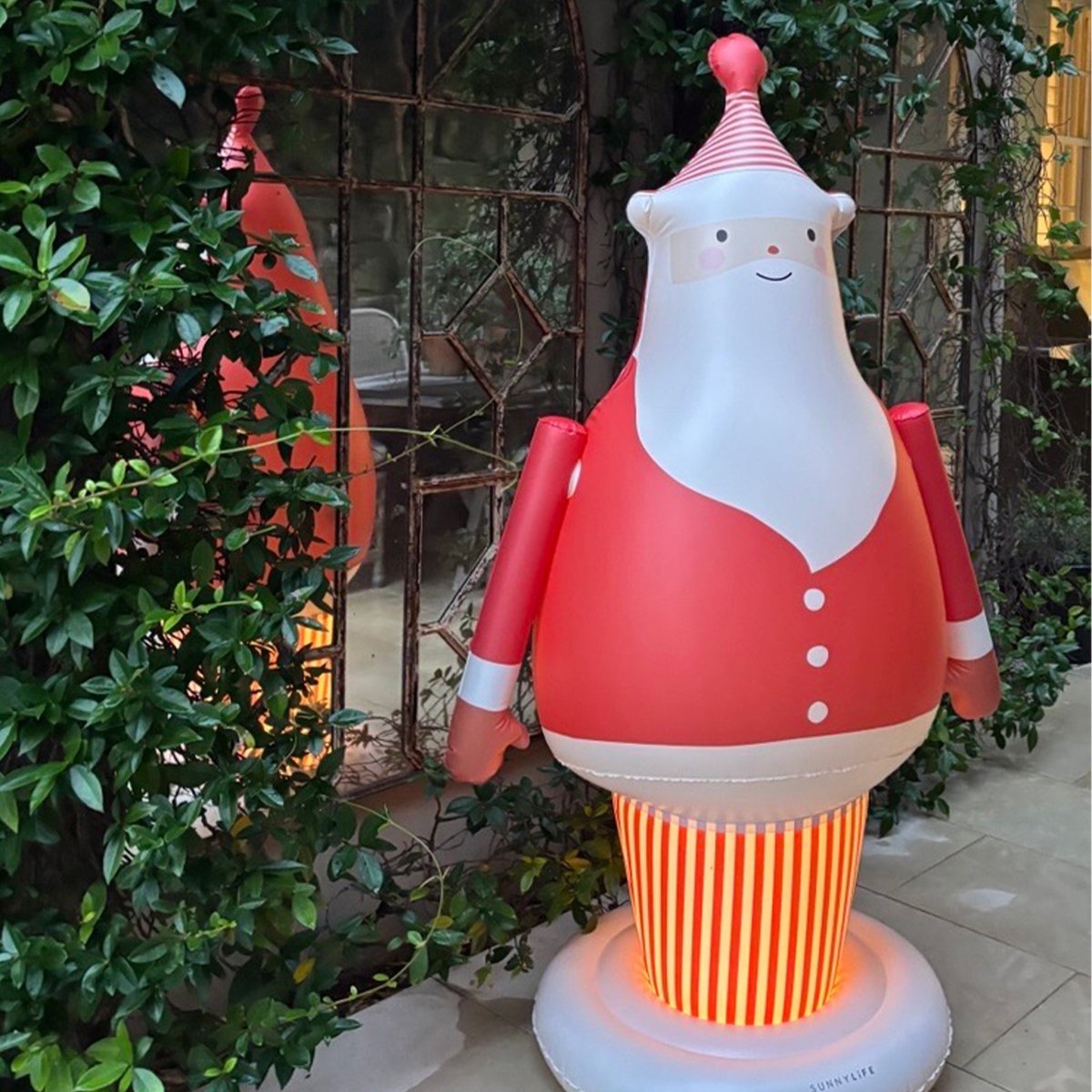 Light Up Inflatable Christmas Standing Santa Character - SUNNYLiFE US