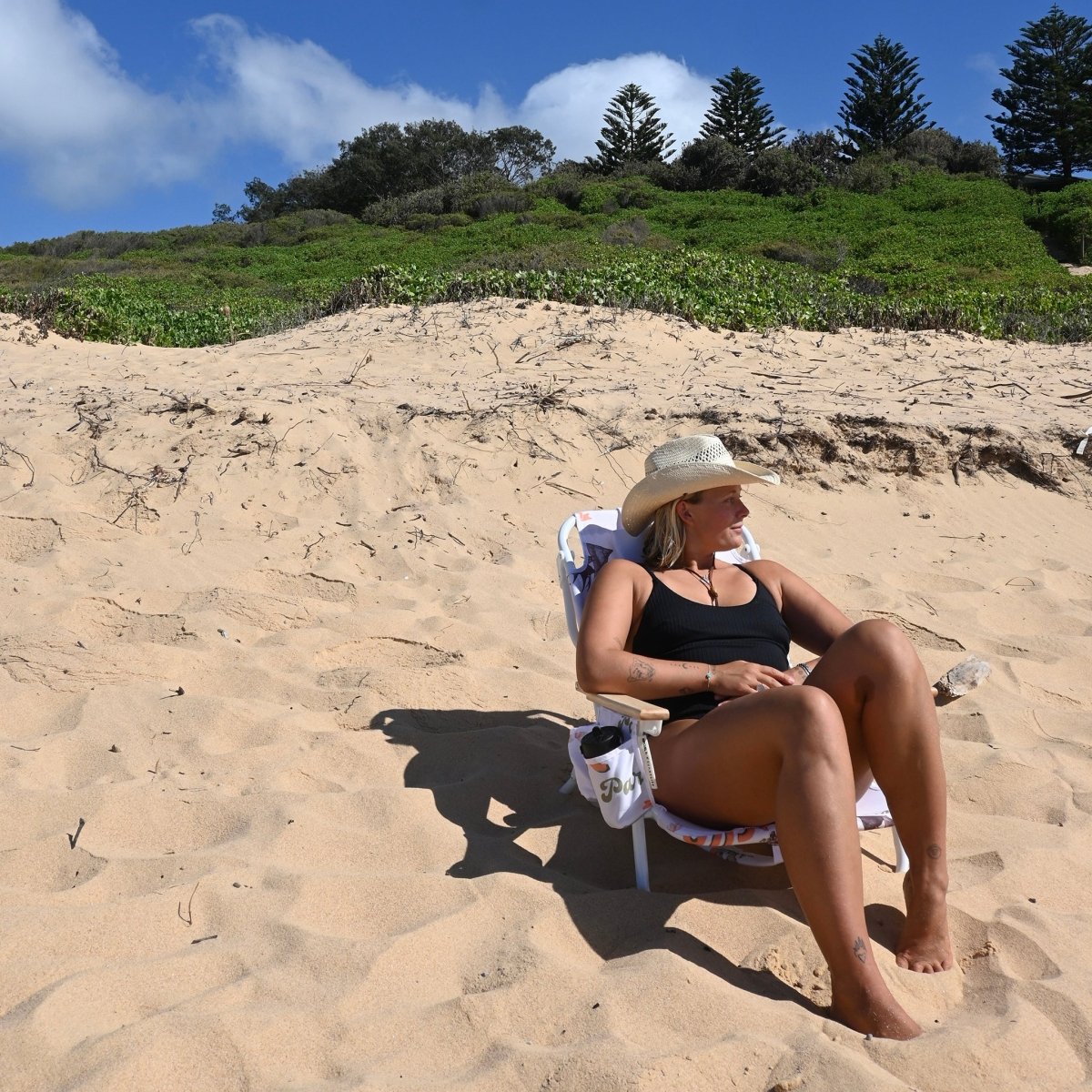 Luxe Beach Chair - Welcome to Paradise - SUNNYLiFE US