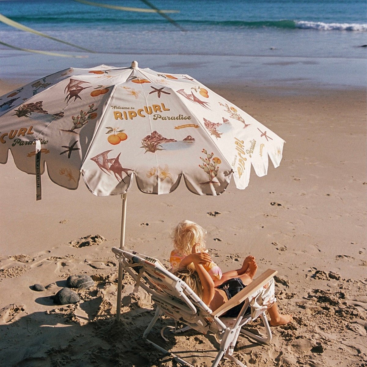 Luxe Beach Chair - Welcome to Paradise - SUNNYLiFE US