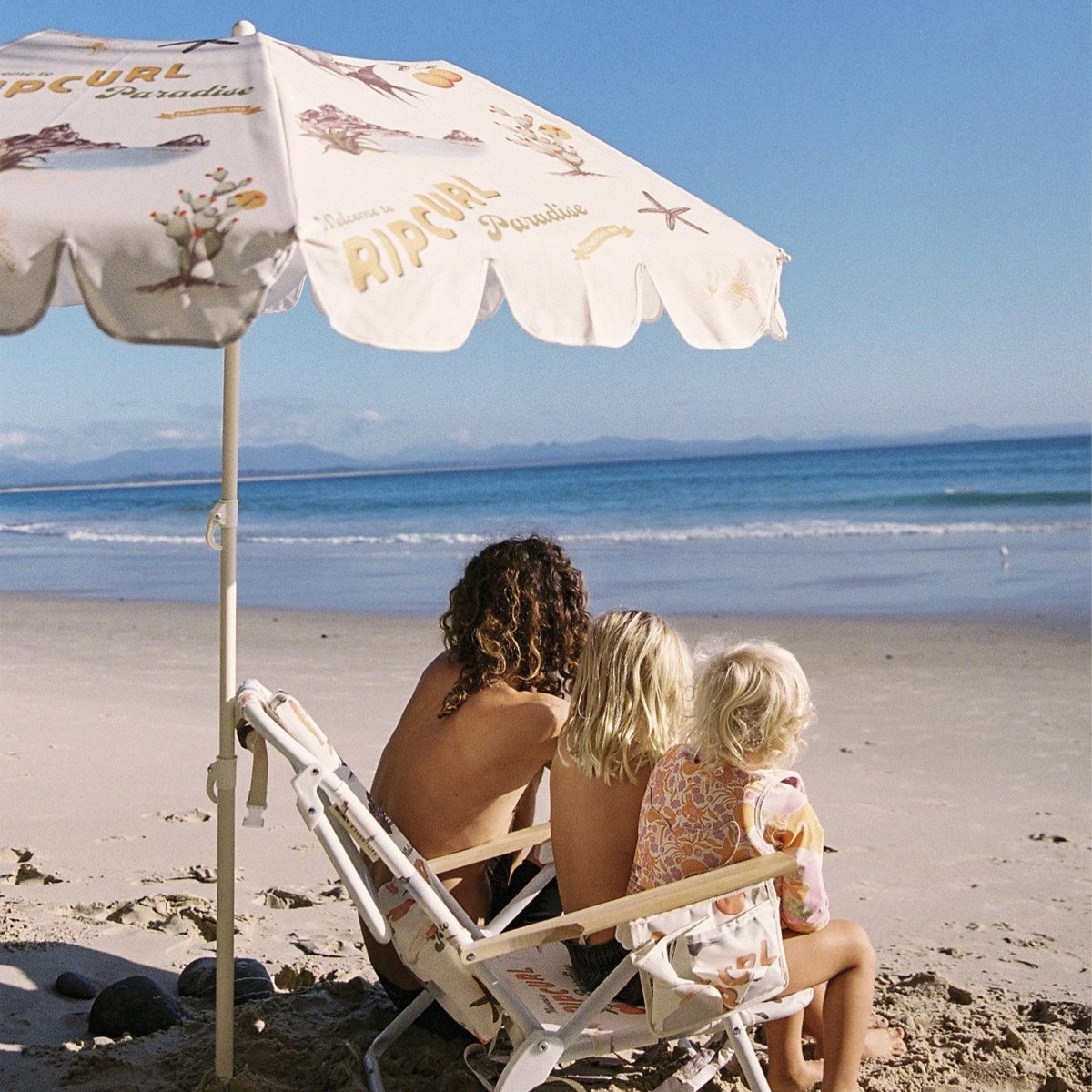 Luxe Beach Chair - Welcome to Paradise - SUNNYLiFE US