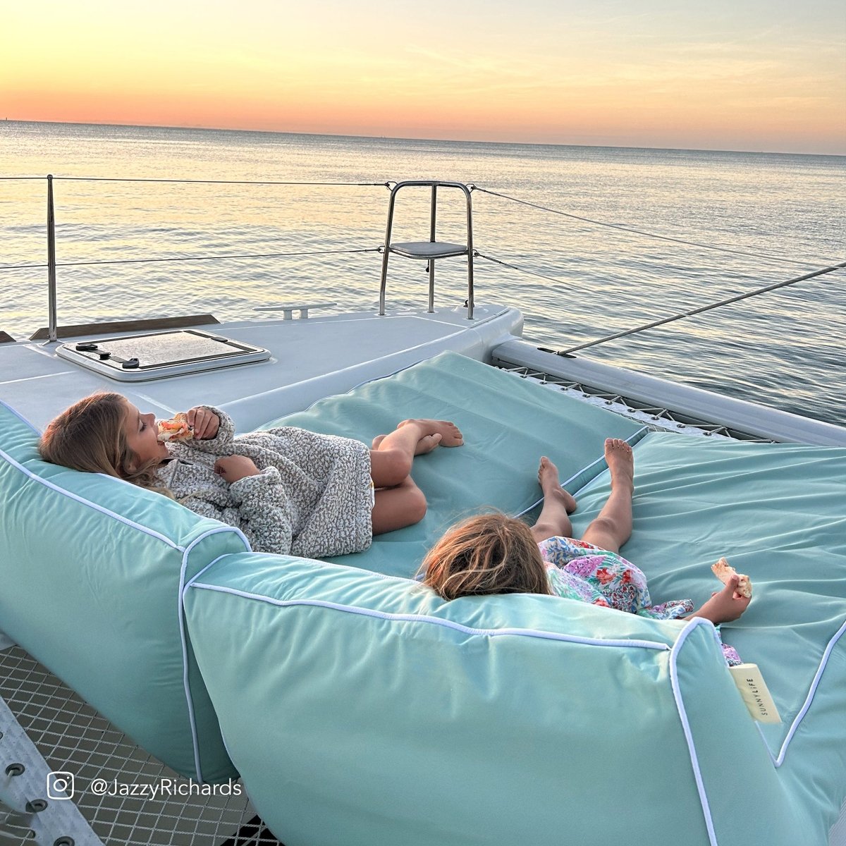 Luxe Lie - On Lounger - The Vacay - SUNNYLiFE US