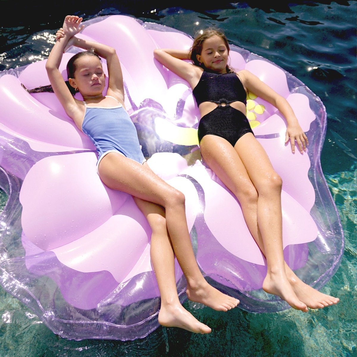 Luxe Lie - On Float - Hibiscus - SUNNYLiFE US