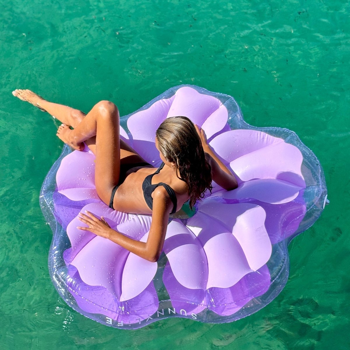 Luxe Lie - On Float - Hibiscus - SUNNYLiFE US