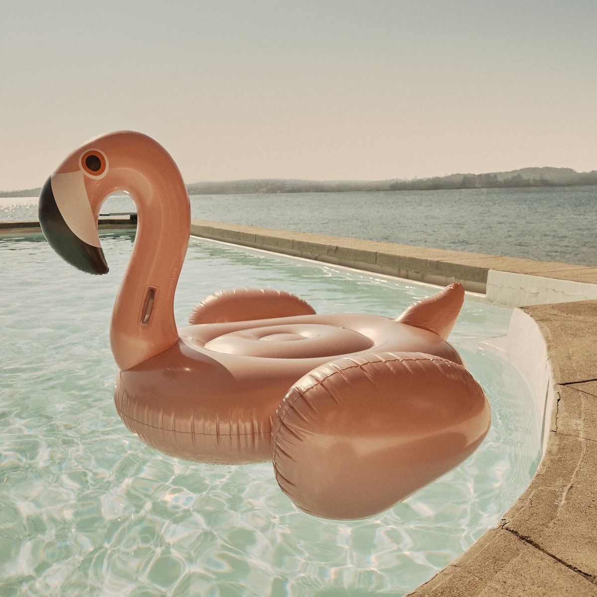 Luxe Ride - On Flamingo Float - SUNNYLiFE US