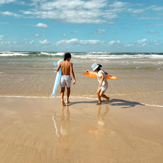 7 MUST HAVE KIDS SWIMMING ESSENTIALS