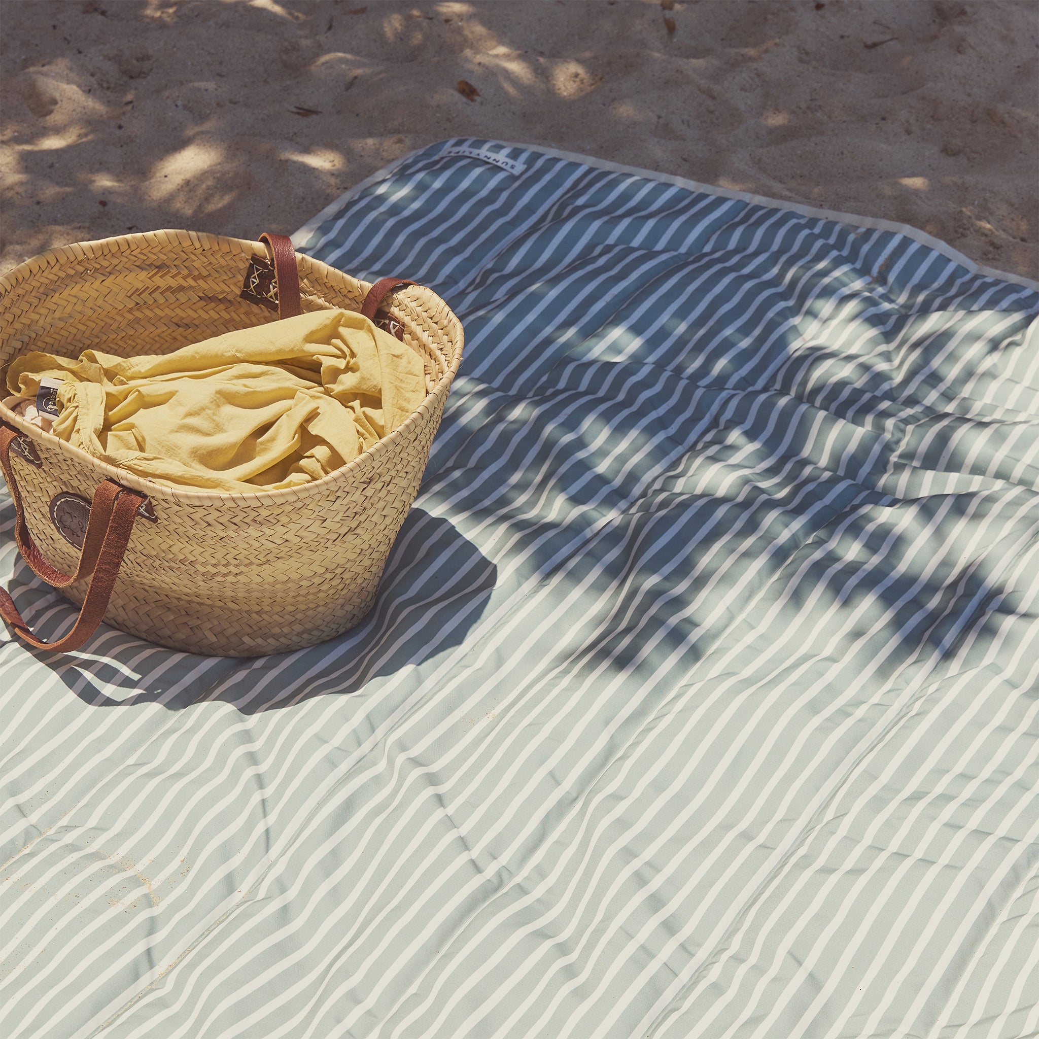 Sunnylife Beach Blanket - Thumbnail 3