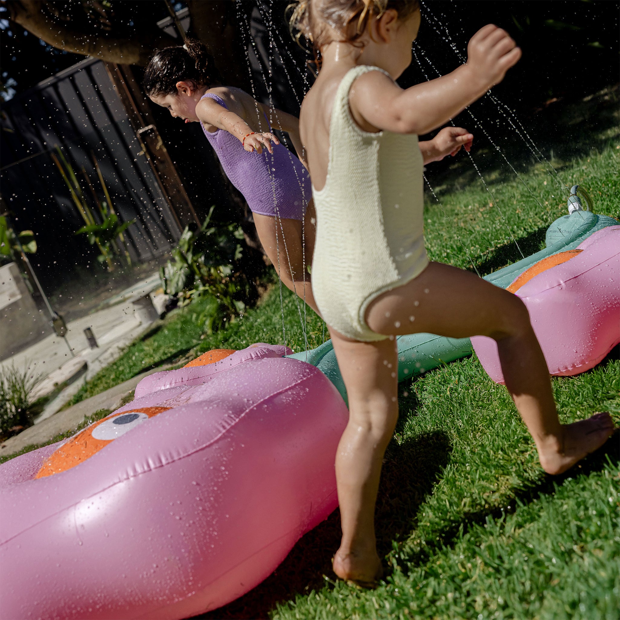 Kids Inflatable Backyard Sprinkler | SUNNYLiFE