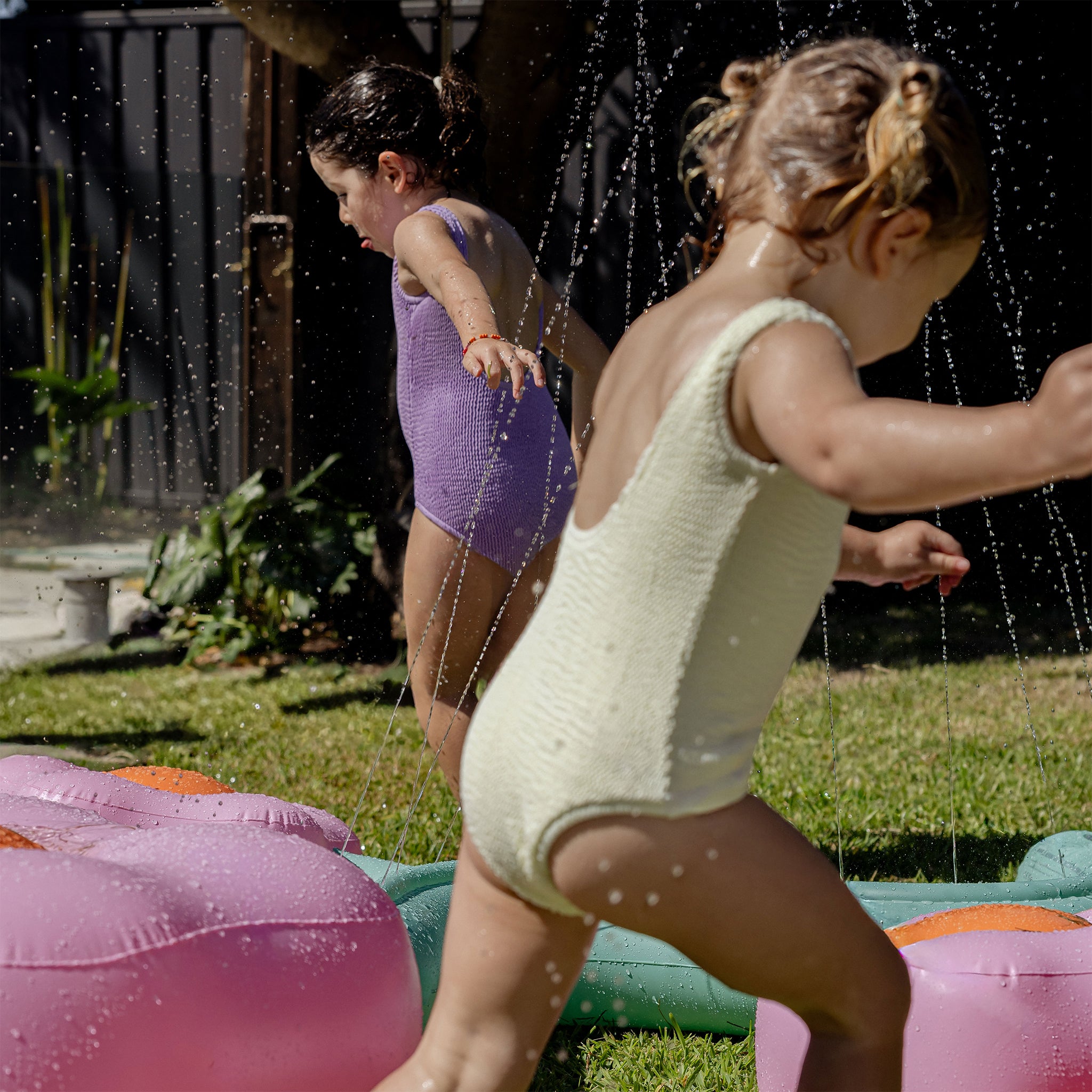 Kids Inflatable Backyard Sprinkler | SUNNYLiFE