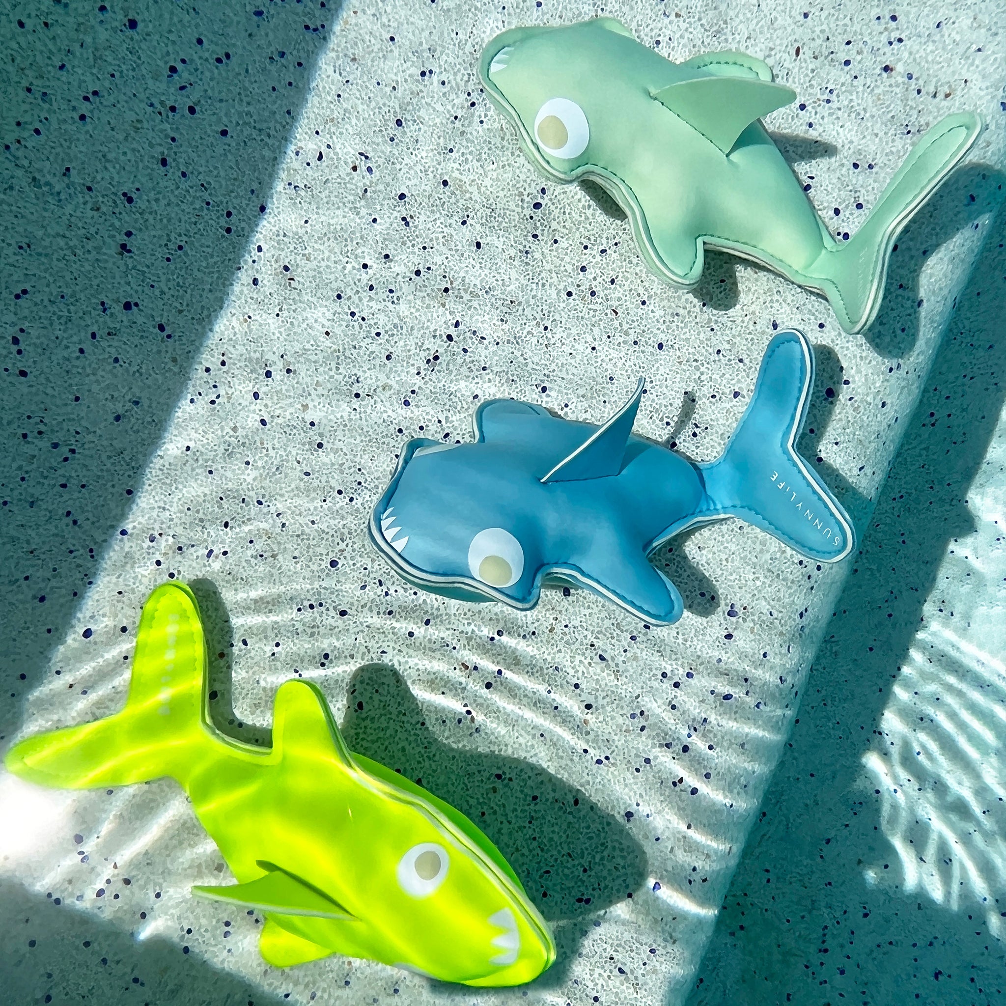 Dive Buddies | Salty the Shark Aqua Neon Yellow