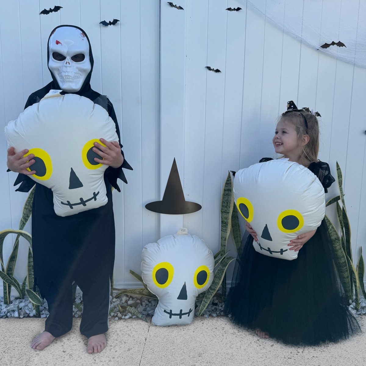 Inflatable Hanging Skulls Halloween Set - SUNNYLiFE US
