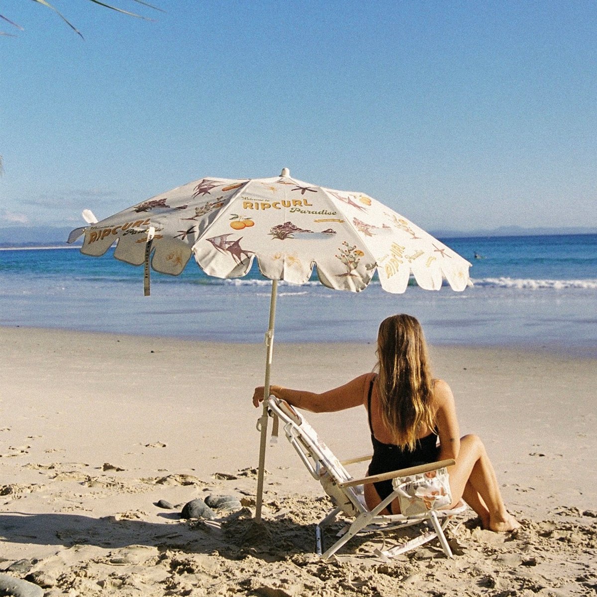 Luxe Beach Chair - Welcome to Paradise - SUNNYLiFE US