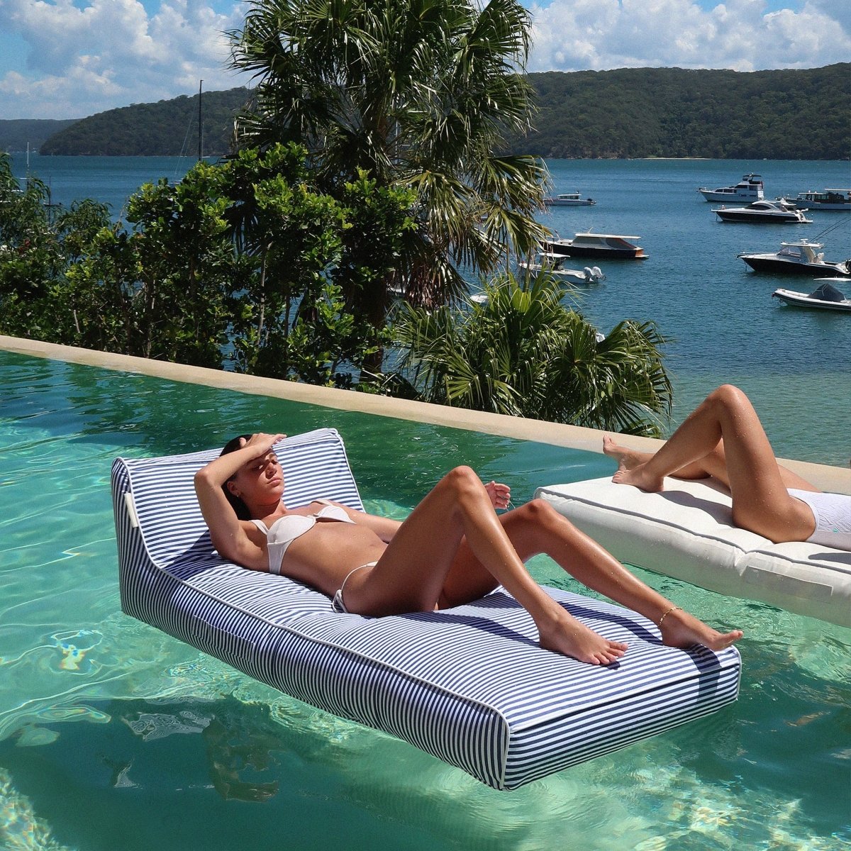 Swimming Pool Sun Lounger Price Luxe Lie-On Lounger Float Le Weekend