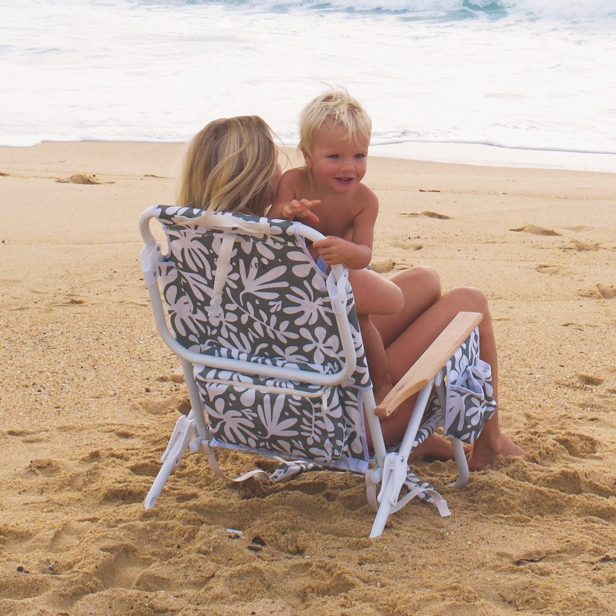 luxe beach chair the vacay green  