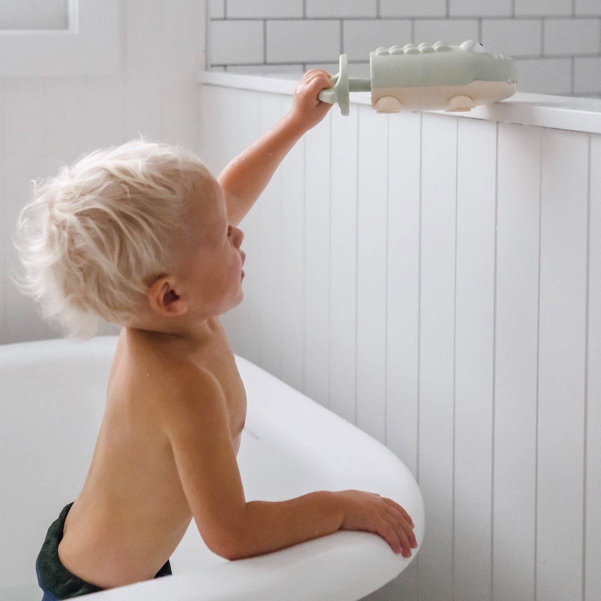 Crocodile Water Squirters - SUNNYLiFE US